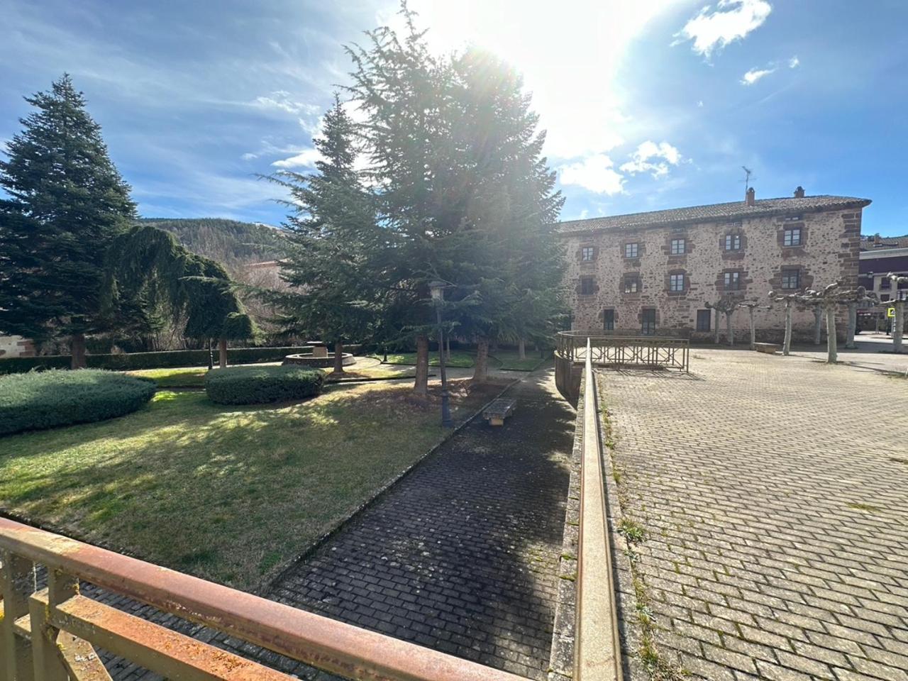 Hotel Y Albergue Real Fabrica De Ezcaray Kültér fotó