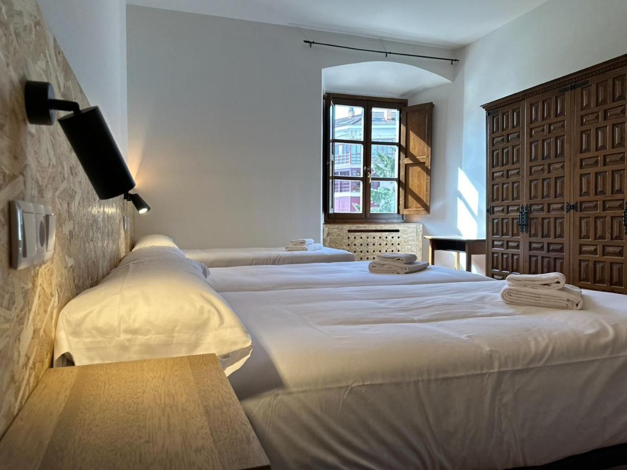 Hotel Y Albergue Real Fabrica De Ezcaray Kültér fotó